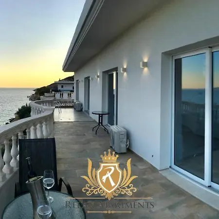 Alisja - Private Beach Hotel