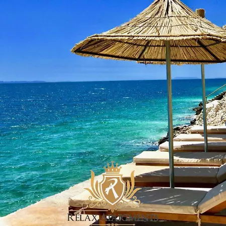 Alisja - Private Beach 4*